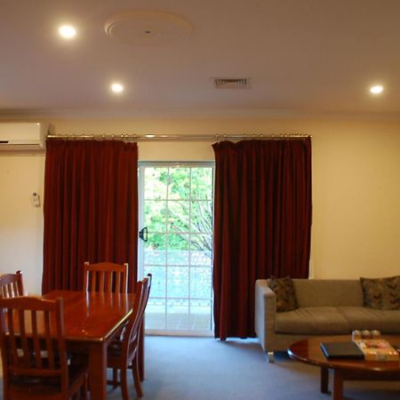 אלבורי Meramie Motor Inn מראה חיצוני תמונה